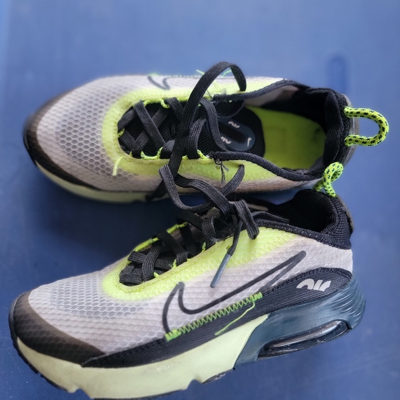 Nike - Picture 4 of 4